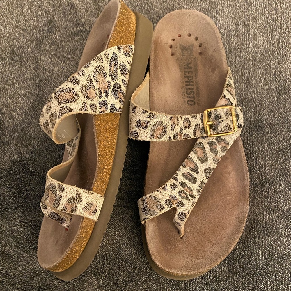 Mephisto Helen Animal Print Buckle Leather Thong Sandals Women's 8 EUR 38